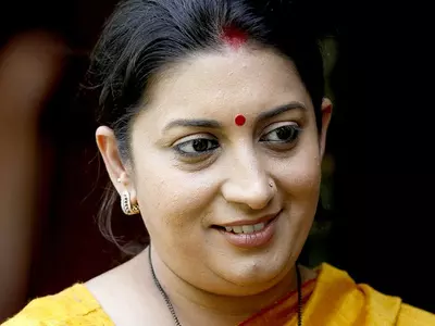 After Her Last Twitter Row, Smriti Irani Writes A Facebook Post, Signs Off As 'Aunty National'