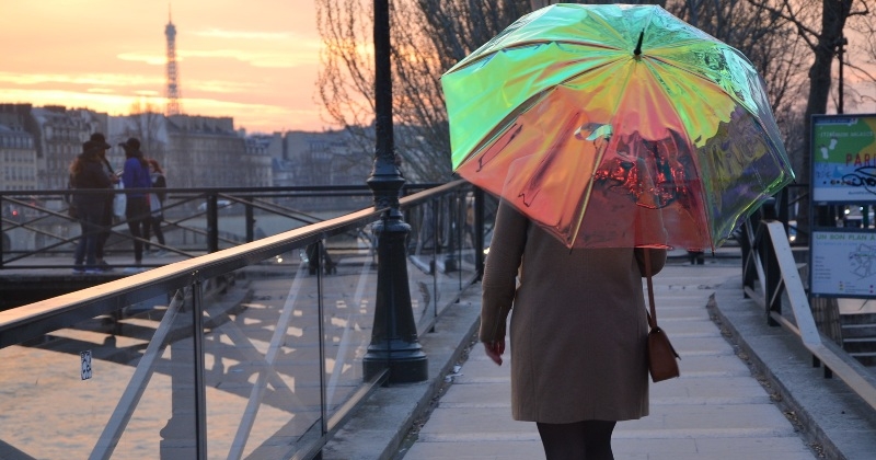 Smart umbrella store