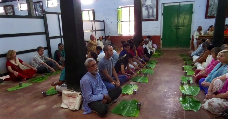 10 Reasons Why The Indian Way Of Sitting On The Floor And Eating