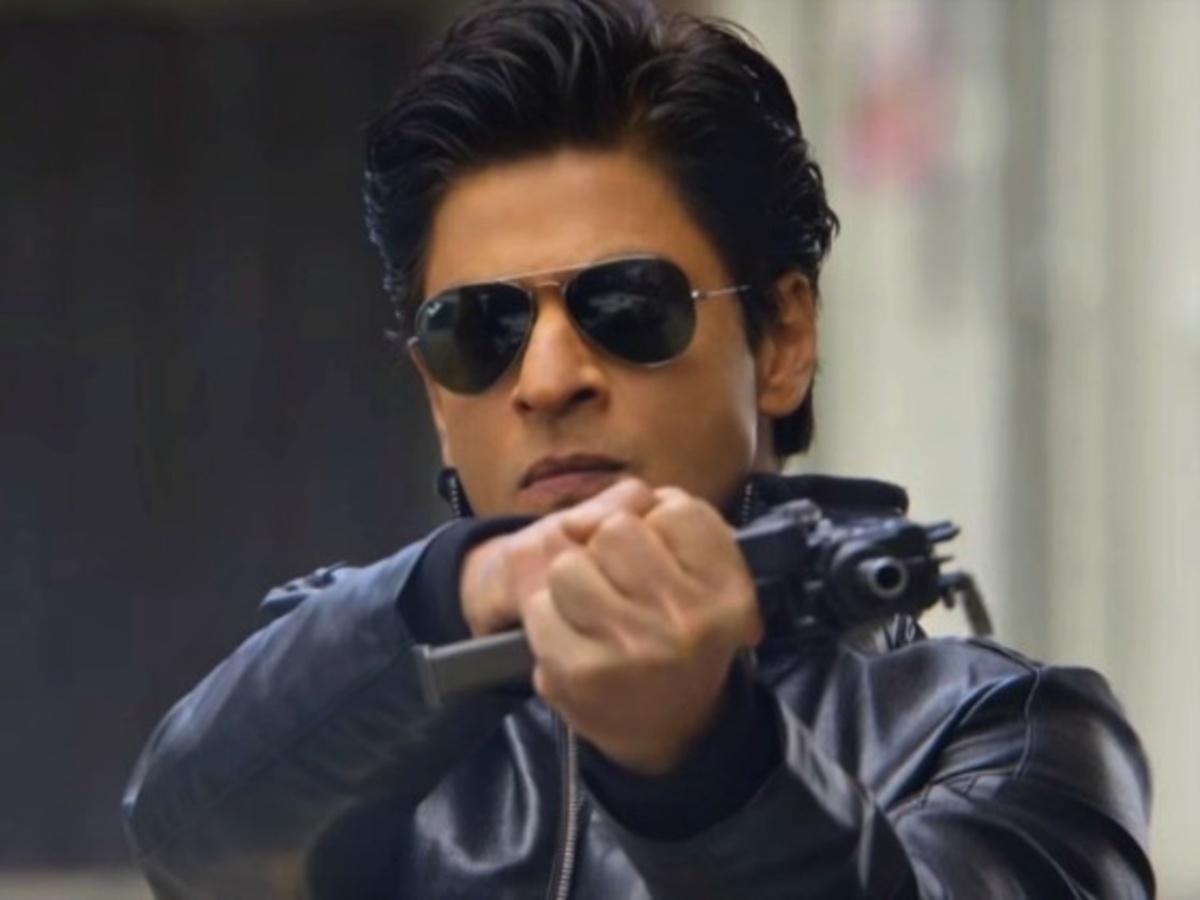 SRK unveils 'half a look' of 'Dilwale' - Odisha News Insight