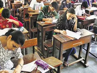 1000 Exam Candidates Pay 16 Lakhs To Give Fake Exam!
