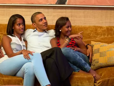 Barack Obama Is Not At All Worried About His Daughters Dating Boys, Says He's 'Pretty Relaxed'