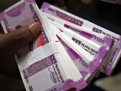 India Says New Note Can't Be Faked, But Fakes Are Popping Up Every Day!