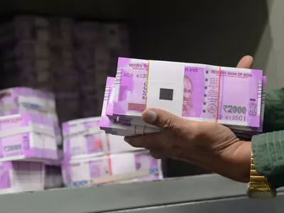 Delhi Cops Nab Two Men Allegedly Carrying ₹27 Lakhs In New Currency Notes