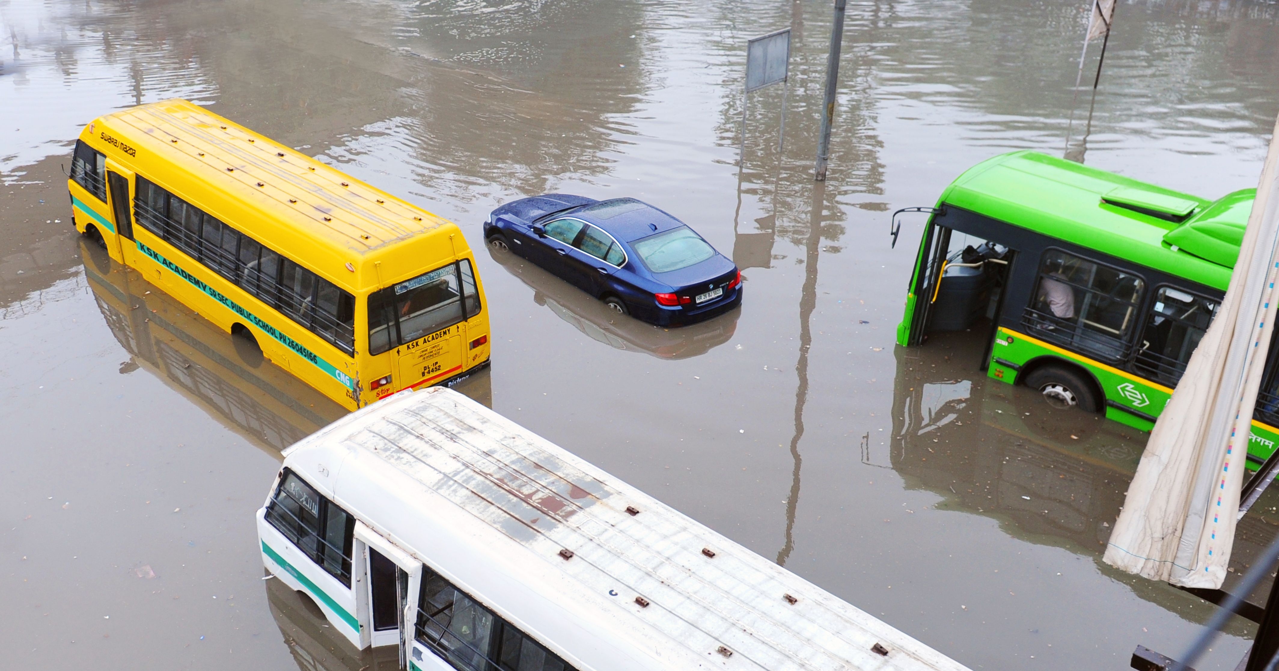 A Police Constable Saved 70 Children Stuck In A Stranded School Bus ...