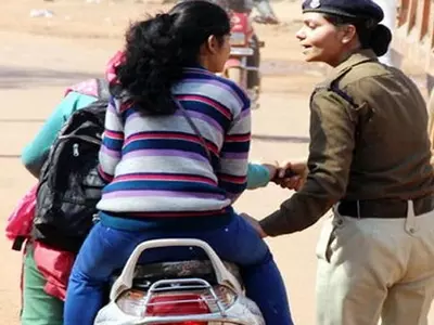 Mumbai Lady Traffic Cop Attacked By Female Scooterist After Being Asked To Pay Rs 500 Fine