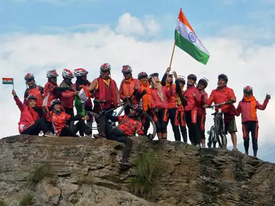 500 ‘Kung Fu Nuns’ From Nepal Are Cycling The Himalayas In A Stance Against Human Trafficking