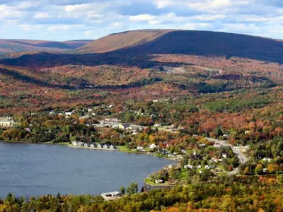This Beautiful Canadian Town Is Offering A Job And Land To Anyone Who's Willing To Move There!