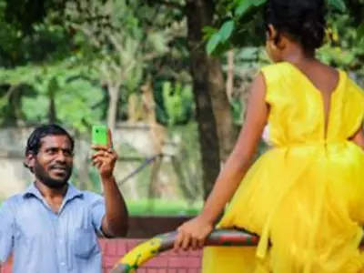 Beggar Who Saved up for 2 Years to Buy His Daughter a Dress