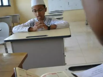 11YO boy beaten up brutally by warden in Malaysian Islamic school
