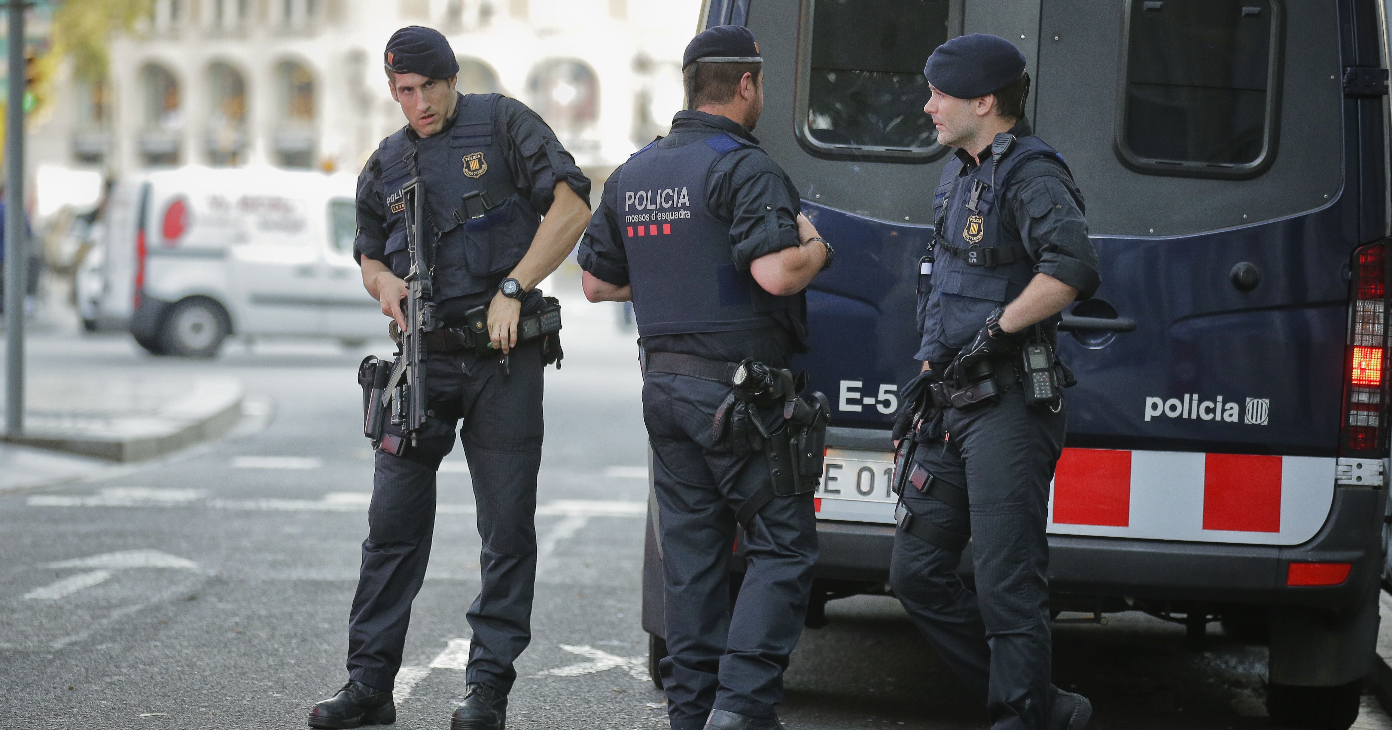 barcelona-attack-spanish-police-gun-down-five-terror-suspects-foiled