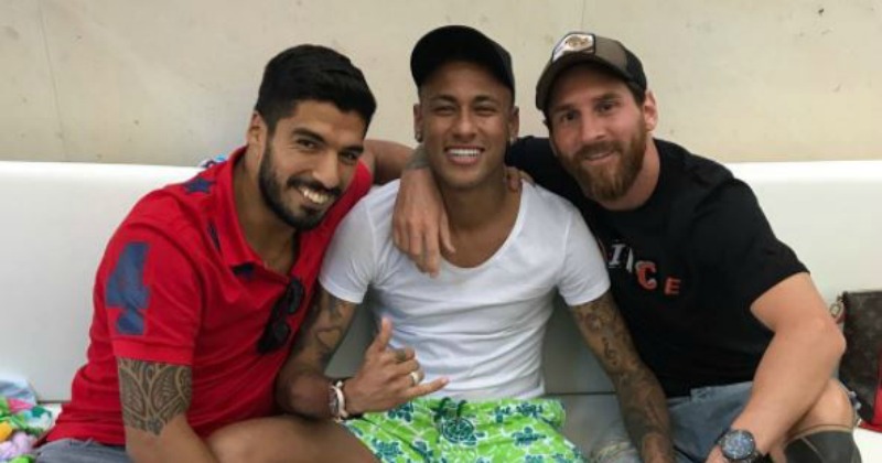 This Picture Proves That Despite Moving To Psg Neymar Is Still Best Of Friends With Lionel