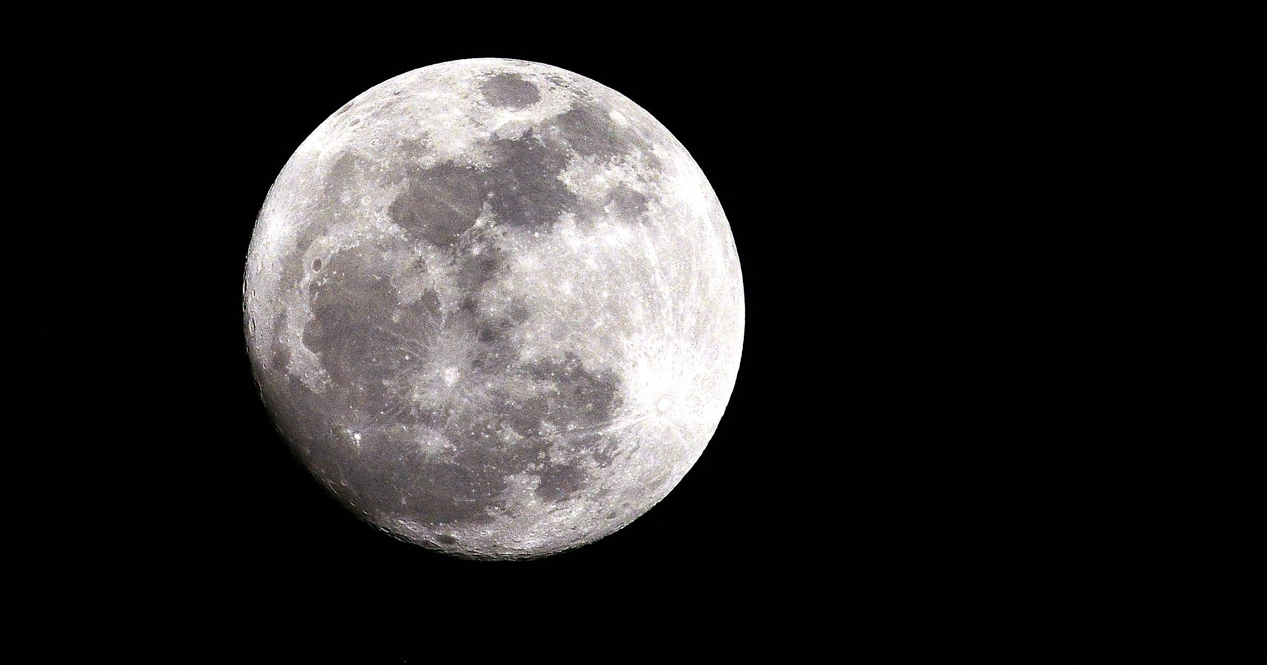 Ready For The Supermoon 2017? Here Is When And How You Can Watch It In