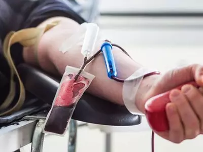 Woman Doctor Awarded For Donating Blood 53 Times