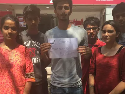 Students of Mumbai University support Gurmehar Kaur