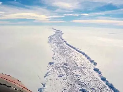 Larsen C ice shelf crack