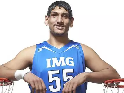 Indian Basketball Star Satnam Singh Looks To Move Into Prowrestling As He Is Seen Training With WWE