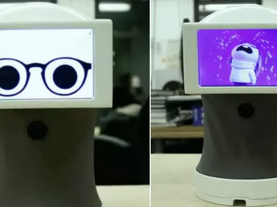 Peeqo GIF robot