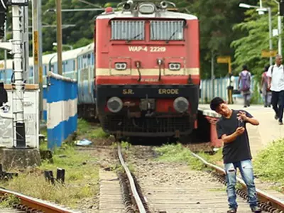 22-Year-Old Crushed Under Train While Taking Selfie