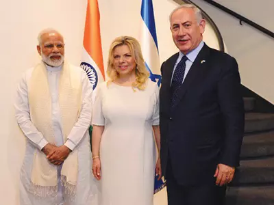 Modi with Netanyahu and his Wife