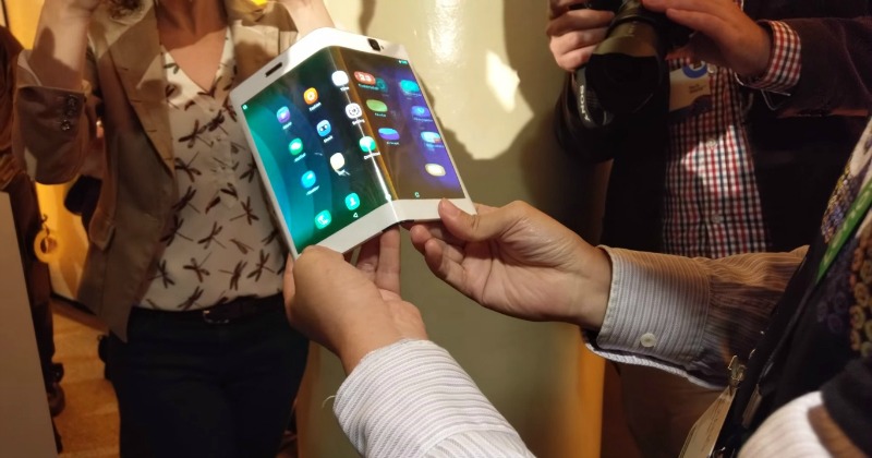 This New Concept Tablet That Folds In Half To Turn Into A Smartphone Will Just Blow Your Mind
