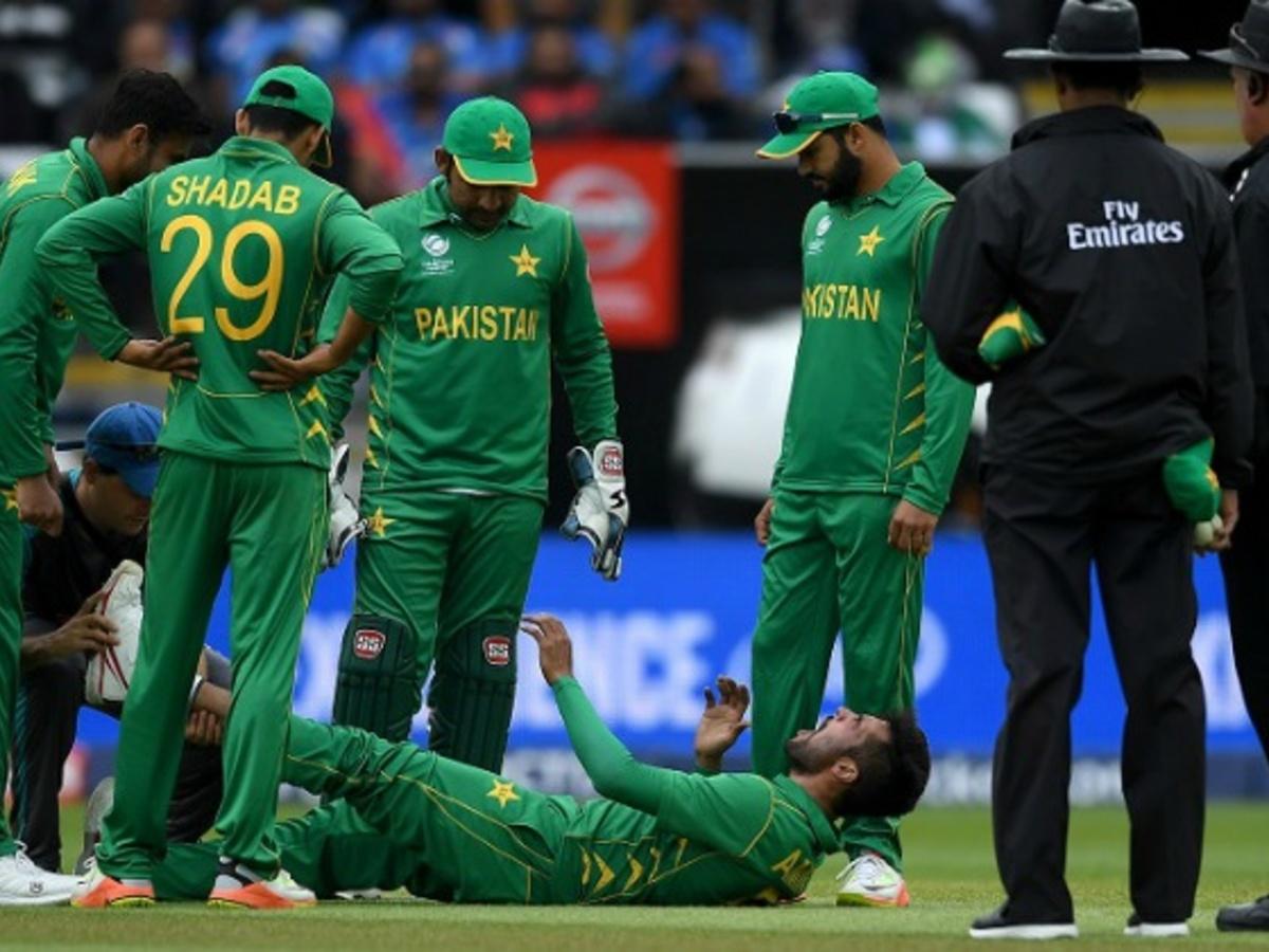 This Video Of Pakistani Fans Performing A Funeral For Their Team After India Loss Is Too Funny This Video Of Pakistani Fans Performing A Funeral For Their Team After India Loss Is Too Funny