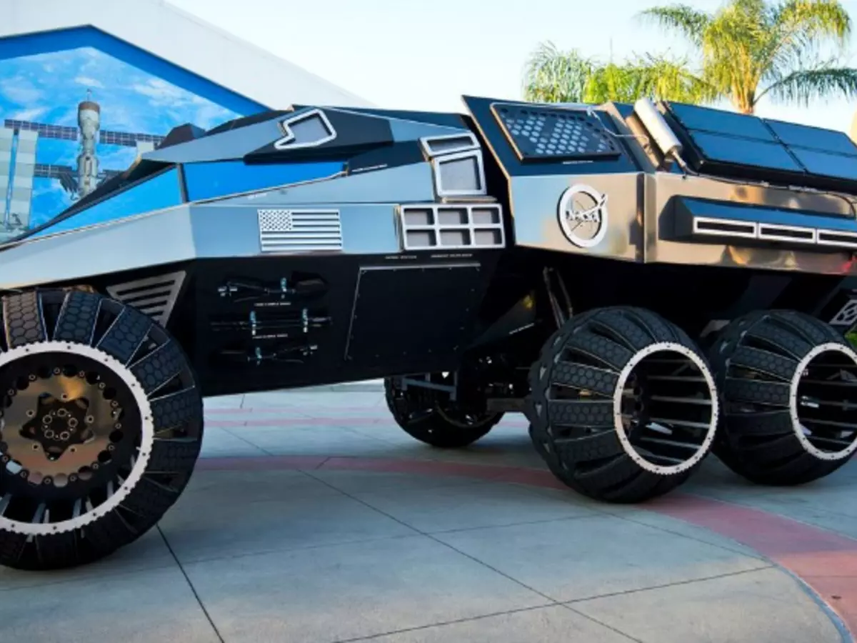 The Latest Concept For A NASA Mars Rover Is A 28 Foot-Long Six-Wheel ...
