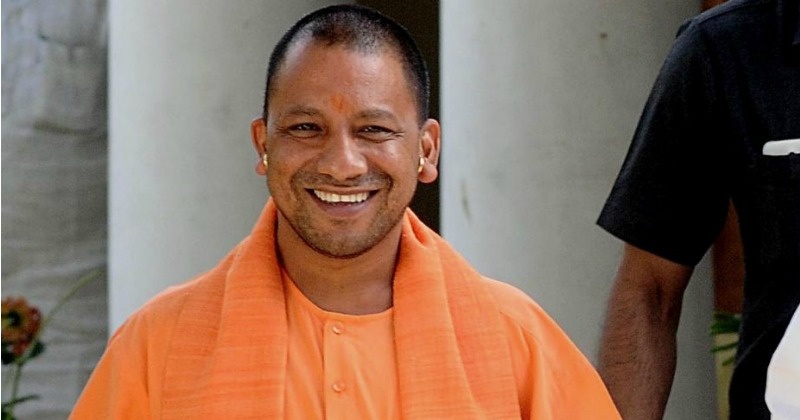 Up Cm Yogi Adityanath Visits Ayodhya Offers Prayers At Makeshift Ram Temple 2555