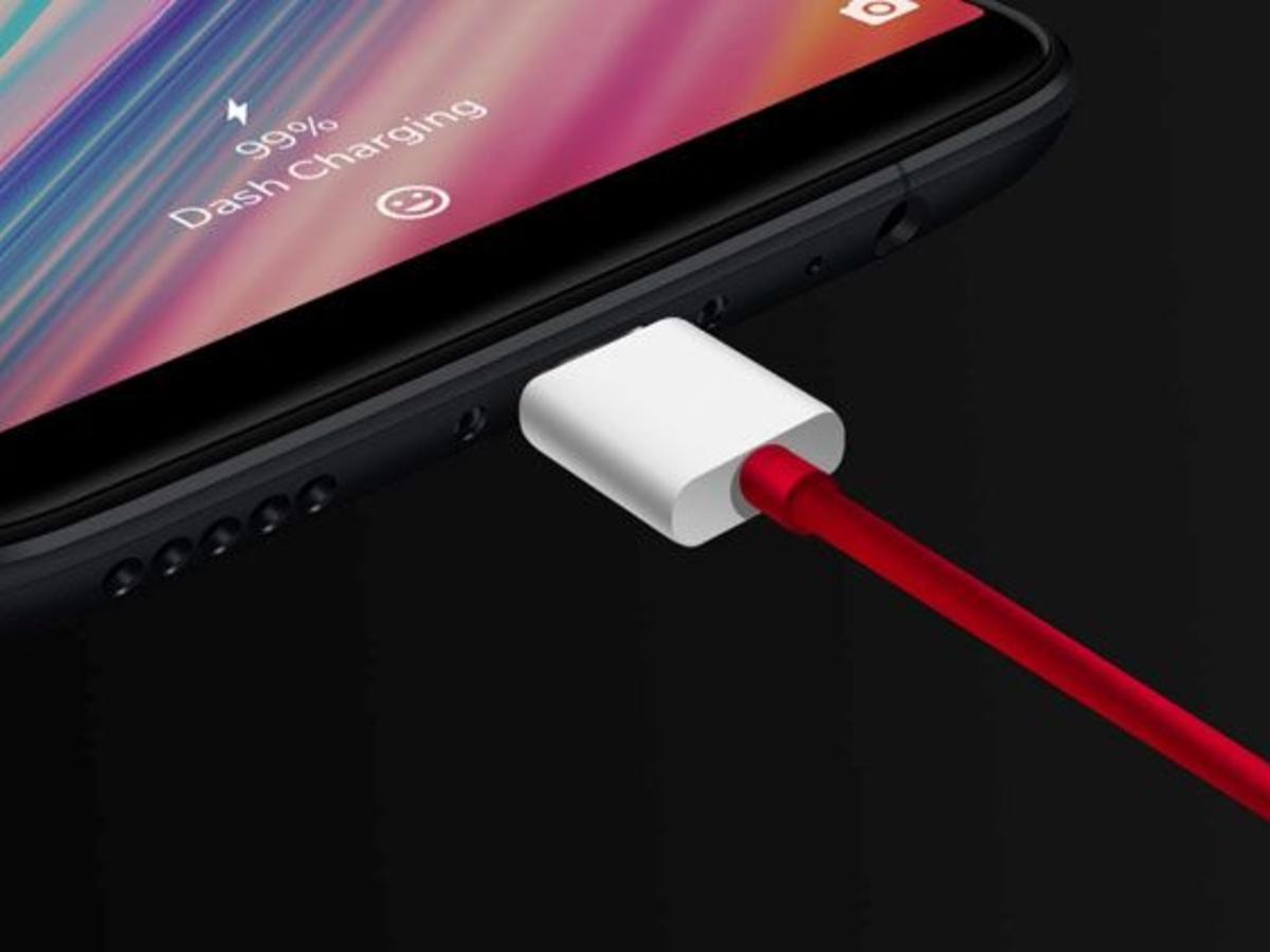 How USB Type-C Has Failed Android & Apple's Lightning Connector Is Best