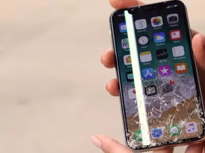 iPhone X crack