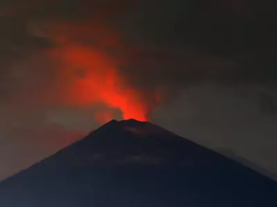 rumbling Bali volcano have been fleeing for days