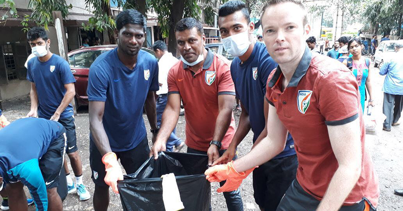 senior-indian-footballers-take-part-in-a-cleanliness-drive-in-mumbai