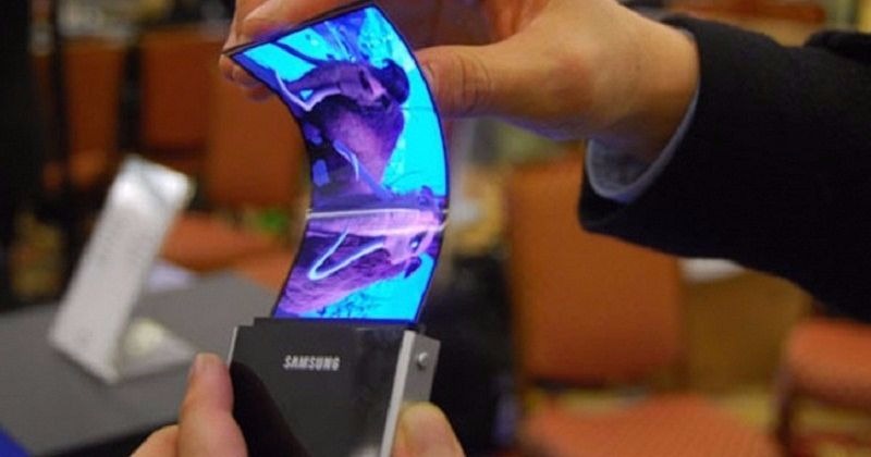 Гнущий самсунг. Самсунг галакси с гибким экраном. Самсунг галакси f с гибким экраном. Сгибающийся смартфон Samsung. Samsung Galaxy сгибающийся экран.