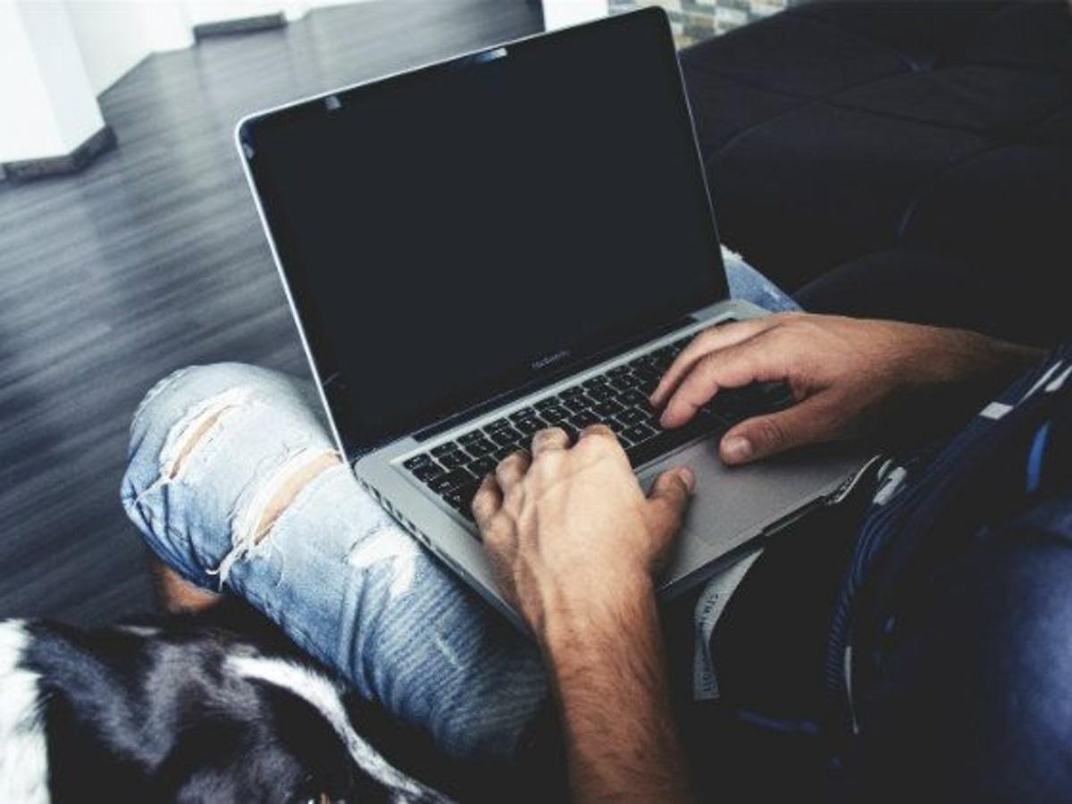 Using A Laptop On Your Lap Maybe Somewhat Bad For Men, But Poses No Risk To Women's Health