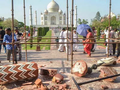 Storm Leaves 42 Dead Taj Agra Fort Damaged