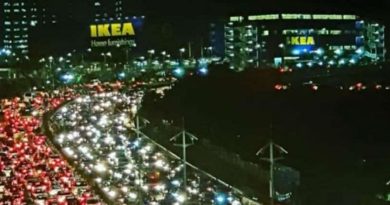 Picture Of Major Traffic Jam In Hyderabad On Ikea India S First Day Is Giving People Nightmares