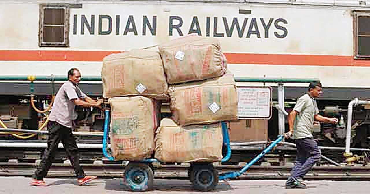 Railways Just Limited The Number Of Free Bags You Can Carry, Will Penalise For Excess Baggage