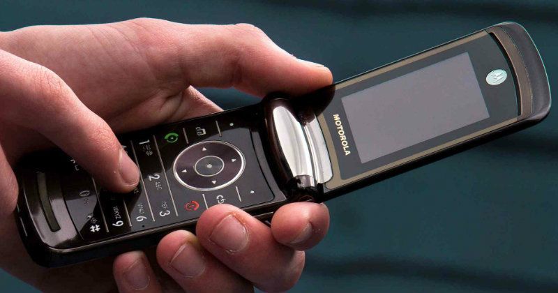 Everyone's Favourite Flip Phone Moto Razr May Be Coming Back, This Time ...