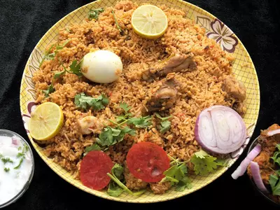 Unable To Find Cash Thieves Eat Biryani In Delhi Eatery