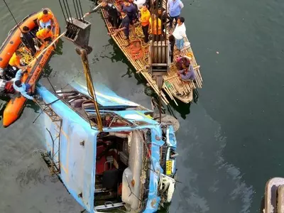Driver Busy On Phone Caused The Death Of 42 People In Murshidabad