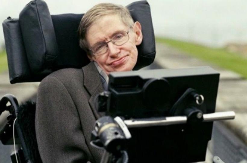Conspiracy Theorists Say Stephen Hawking Died In 1985 And Now We See His  Lookalike Only, WTF!
