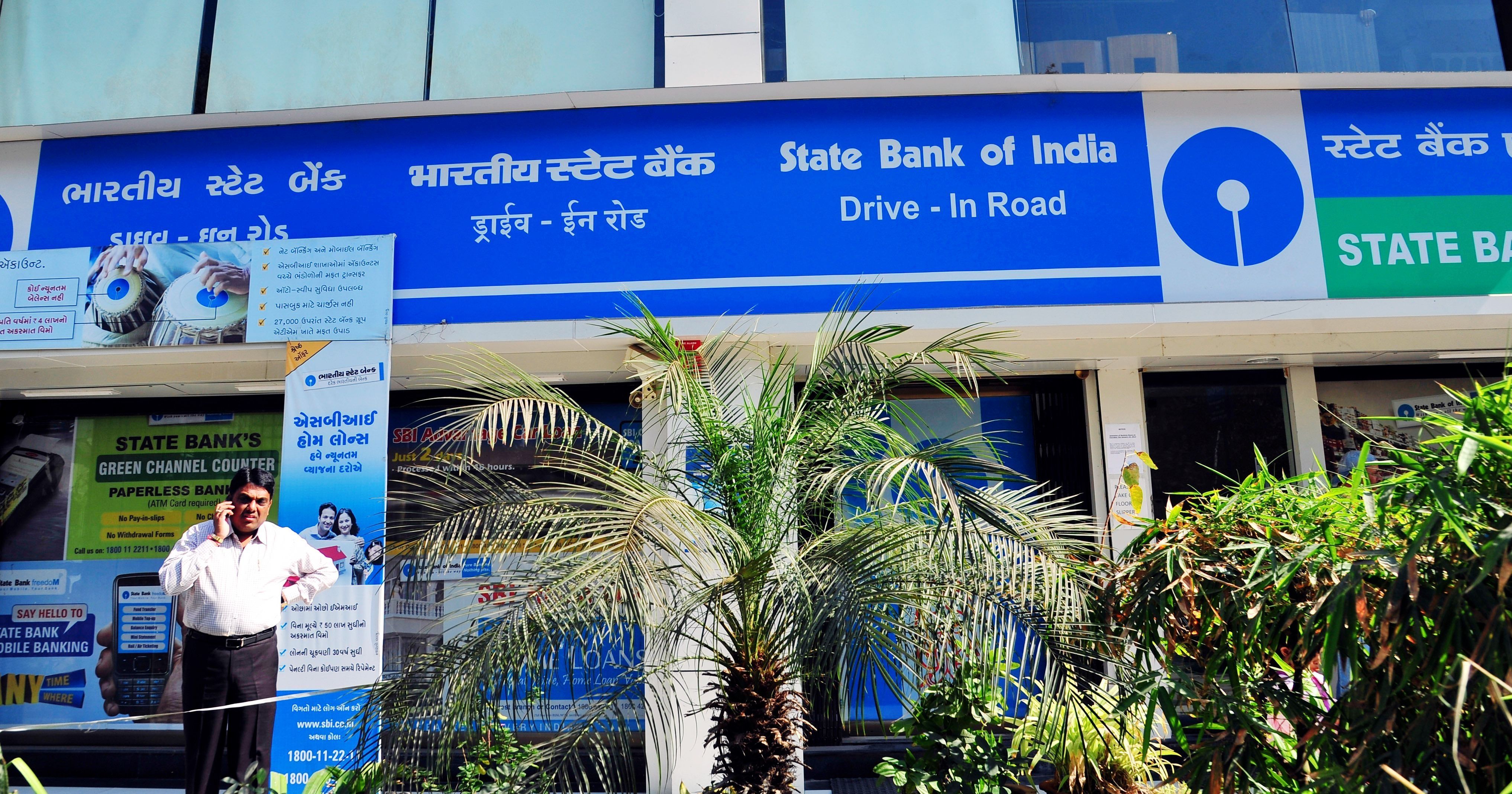 sbi-may-bring-down-minimum-balance-requirements-for-saving-accounts-to