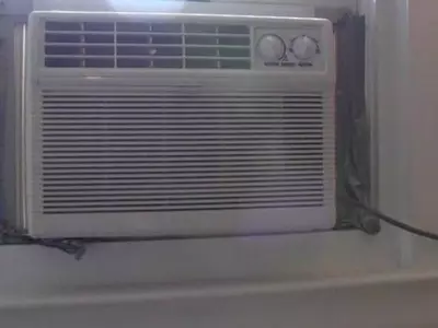 A air conditioner, default setting