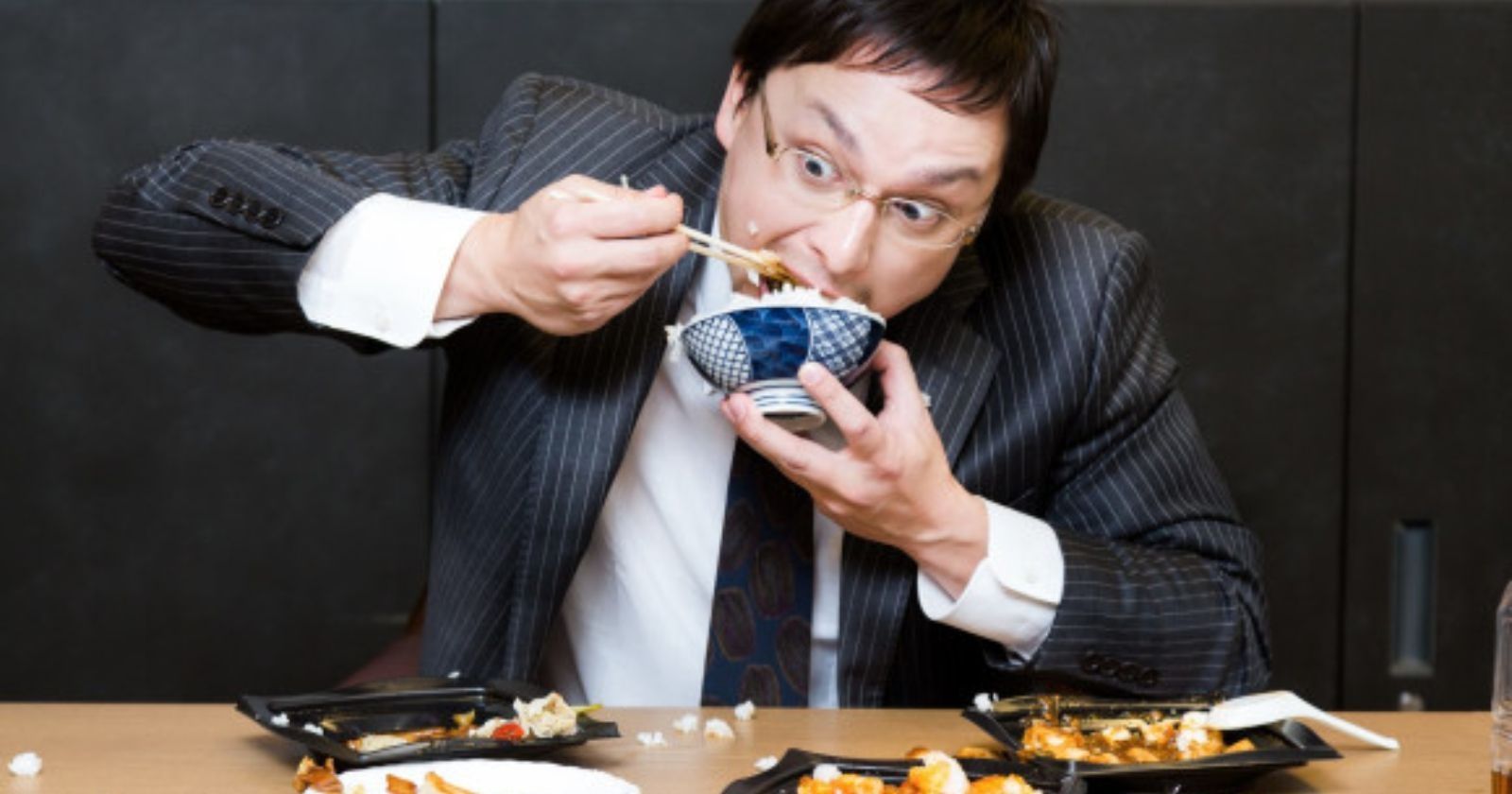 japanese-employee-gets-a-salary-cut-for-taking-his-lunch-break-3