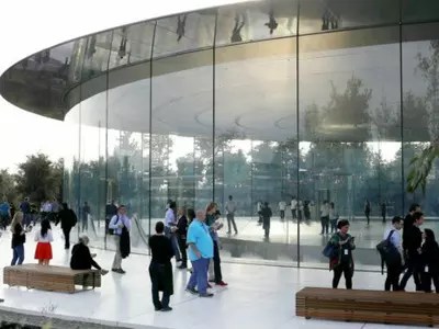 Apple HQ Glass Walls