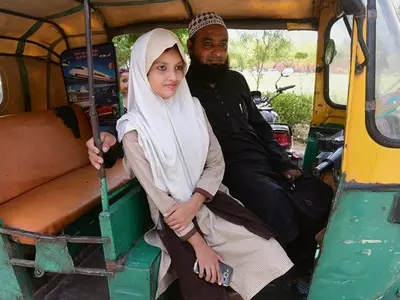 Auto Driver’s Daughter Aces SSC Exams