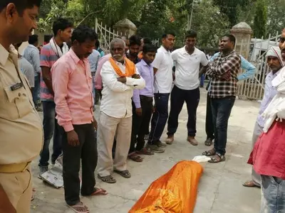 Hospital Staff Demand Bribe From Relatives Of Varanasi Flyover Collapse Victims For Postmortem
