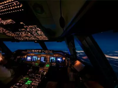 Christiaan Van Heijst, Netherlands, cargo pilot, boeing, photos, northern lights