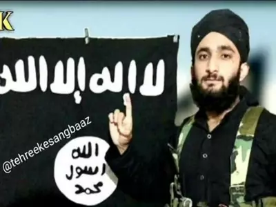 Kashmiri Student Who Was Beaten Up At University & Went Missing Seen With ISIS Flag & AK-47