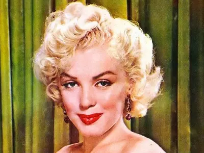 Marilyn Monroe, Golden Globe award, California auction, thunderbird